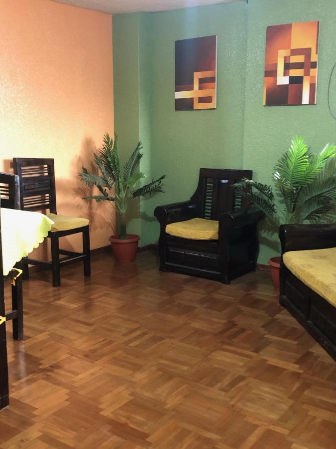 La Estacion Hostal Quito Exterior photo